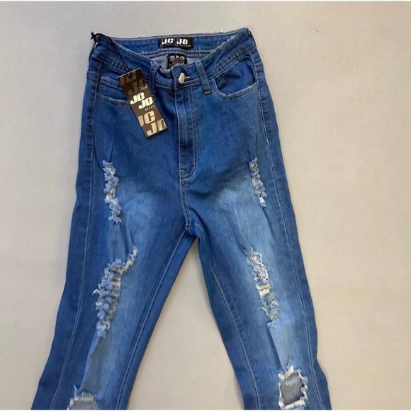 Boot Cut/ Bell Bottom Distressed Hem Jeans- Size 5 - Picture 3 of 6